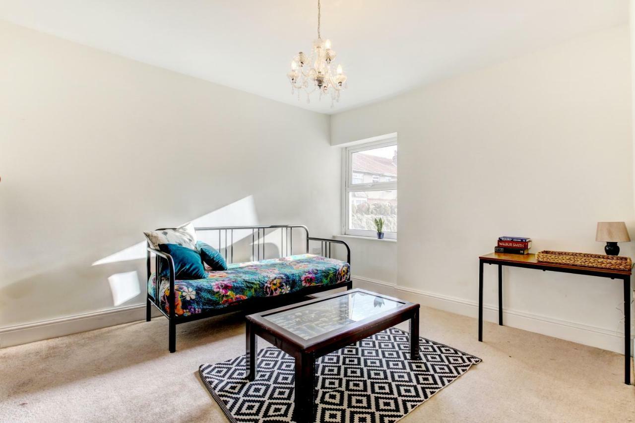 Lovely 3 Bed House In Bristol Exterior foto